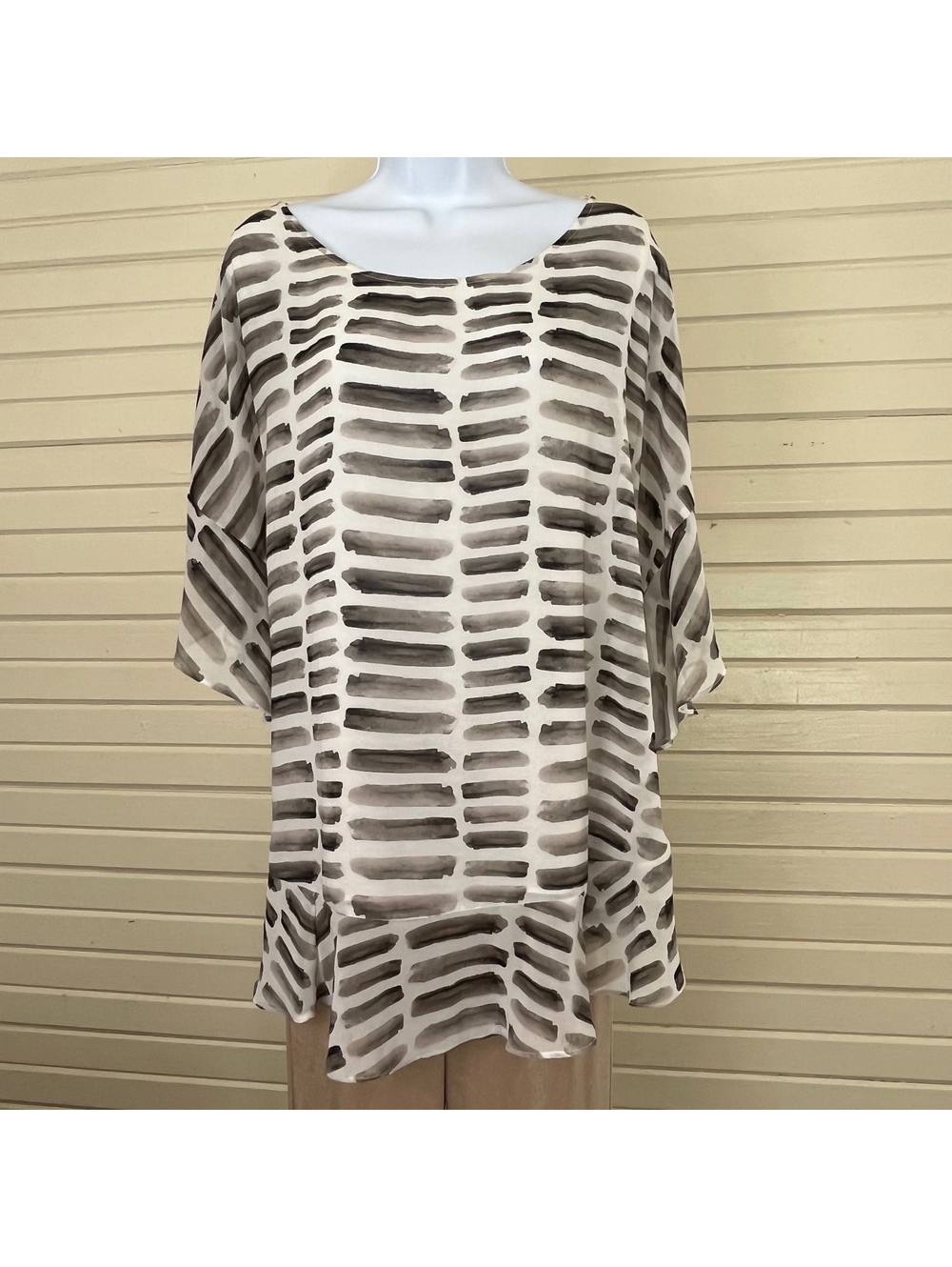 Alfani XL White Black Brushstroke Print Blouse Stylish Lightweight